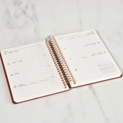 Kalender 2025 A6 vecka/uppslag orange